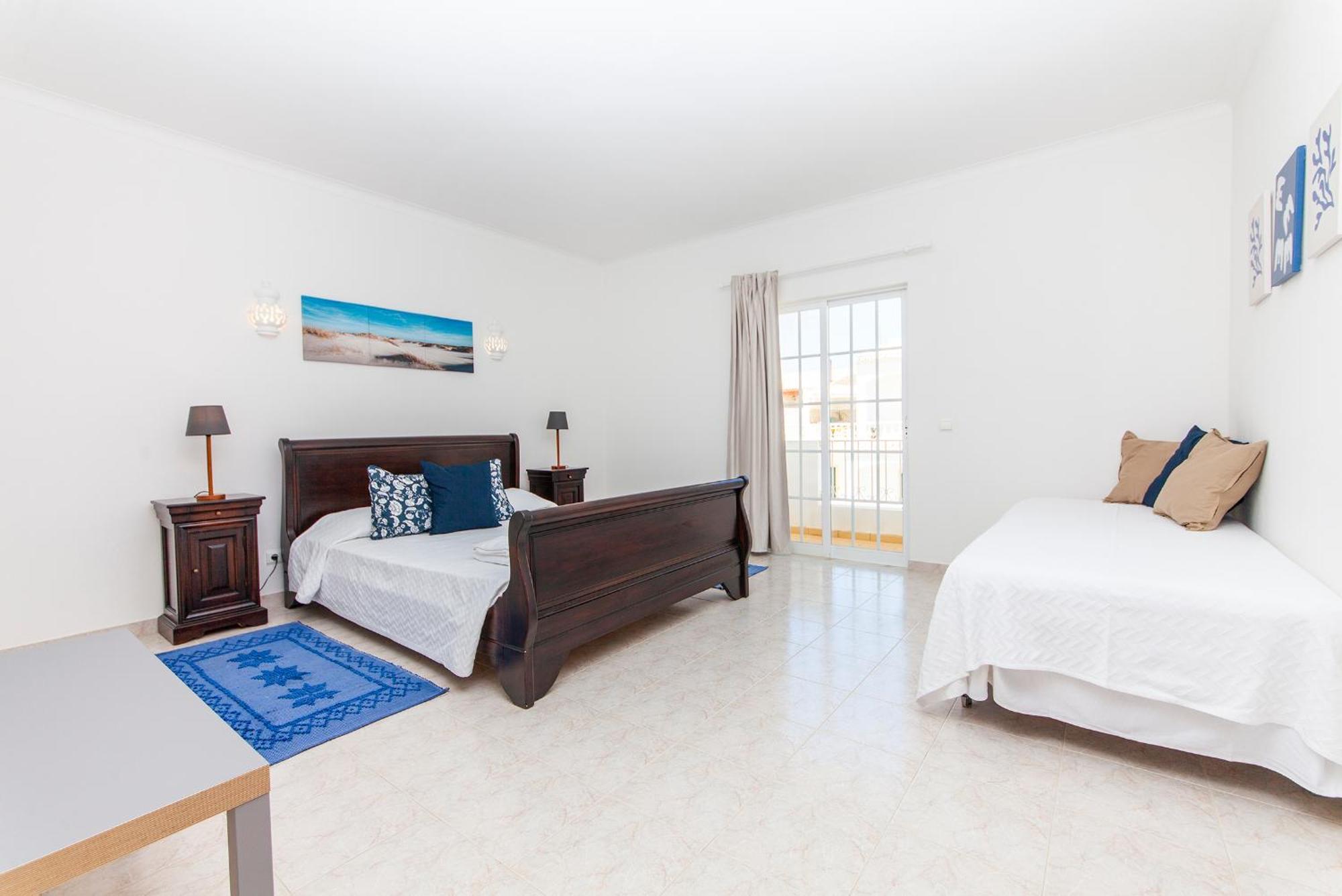 לאגוּ‏ש Q - Casa Do Topo Guesthouse חדר תמונה