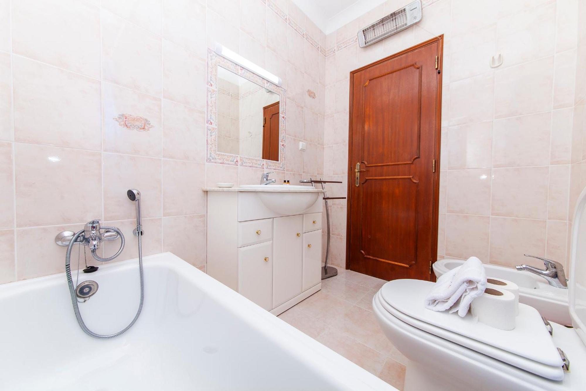 לאגוּ‏ש Q - Casa Do Topo Guesthouse חדר תמונה